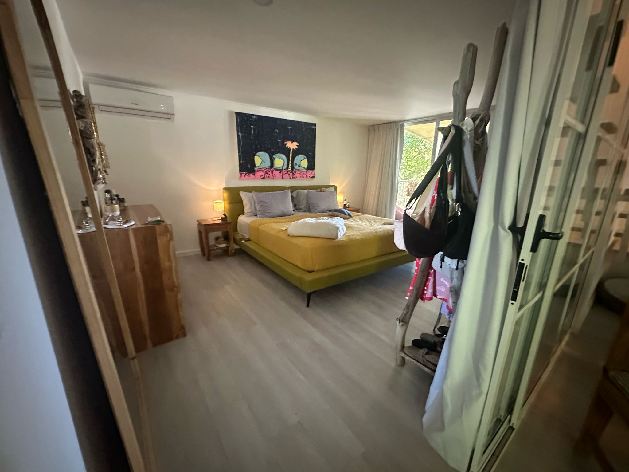 King bedroom with tropical style in beach house for sale – Casa Mia